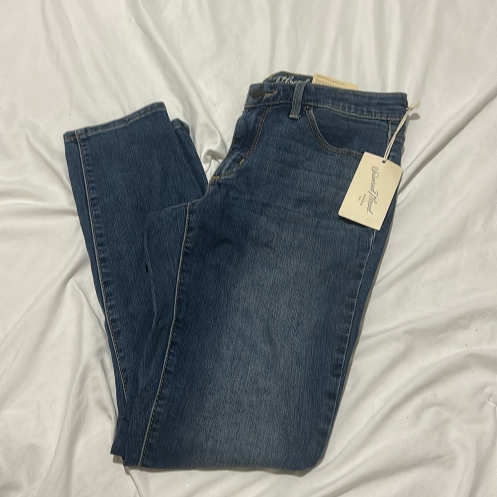 Universal Thread Mid Rise Skinny Jeans